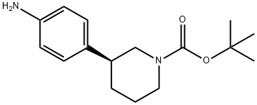 (S)-terc-butyl-3-(4-aminofenyl)piperidín-1-karboxylát