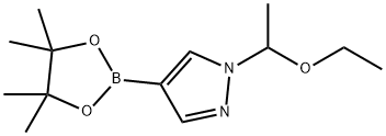 1-(1-etoxyetyl)-4-(4,4,5,5-tetrametyl-1,3,2-dioxaborolán-2-yl)-1 H-pyrazol