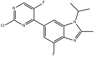 6-(2-chlór-5-fluór-4-pyrimidinyl)-4-fluór-2-metyl-1-(1-metyletyl)-1H-benzimidazol