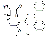 difenylmetyl (6R-trans)-7-amino-3-metoxy-8-oxo-5-tia-1-azabicyklo[4.2.0]okt-2-én-2-karboxylát monohydrochlorid